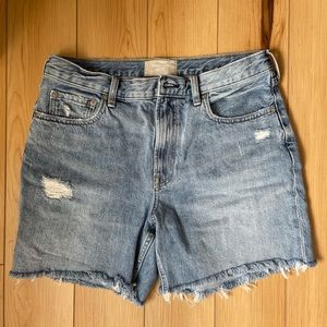 Everlane’s The Denim Short